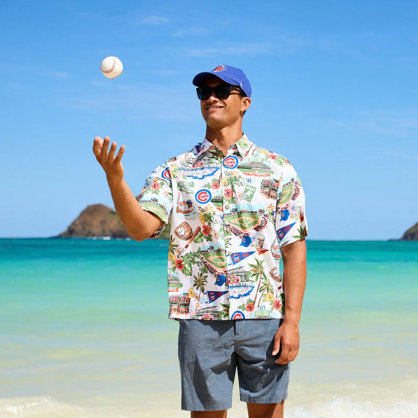 Reyn Spooner Men's Chicago Cubs MLB Classic Fit Scenic Hawaiian Shirt #5528